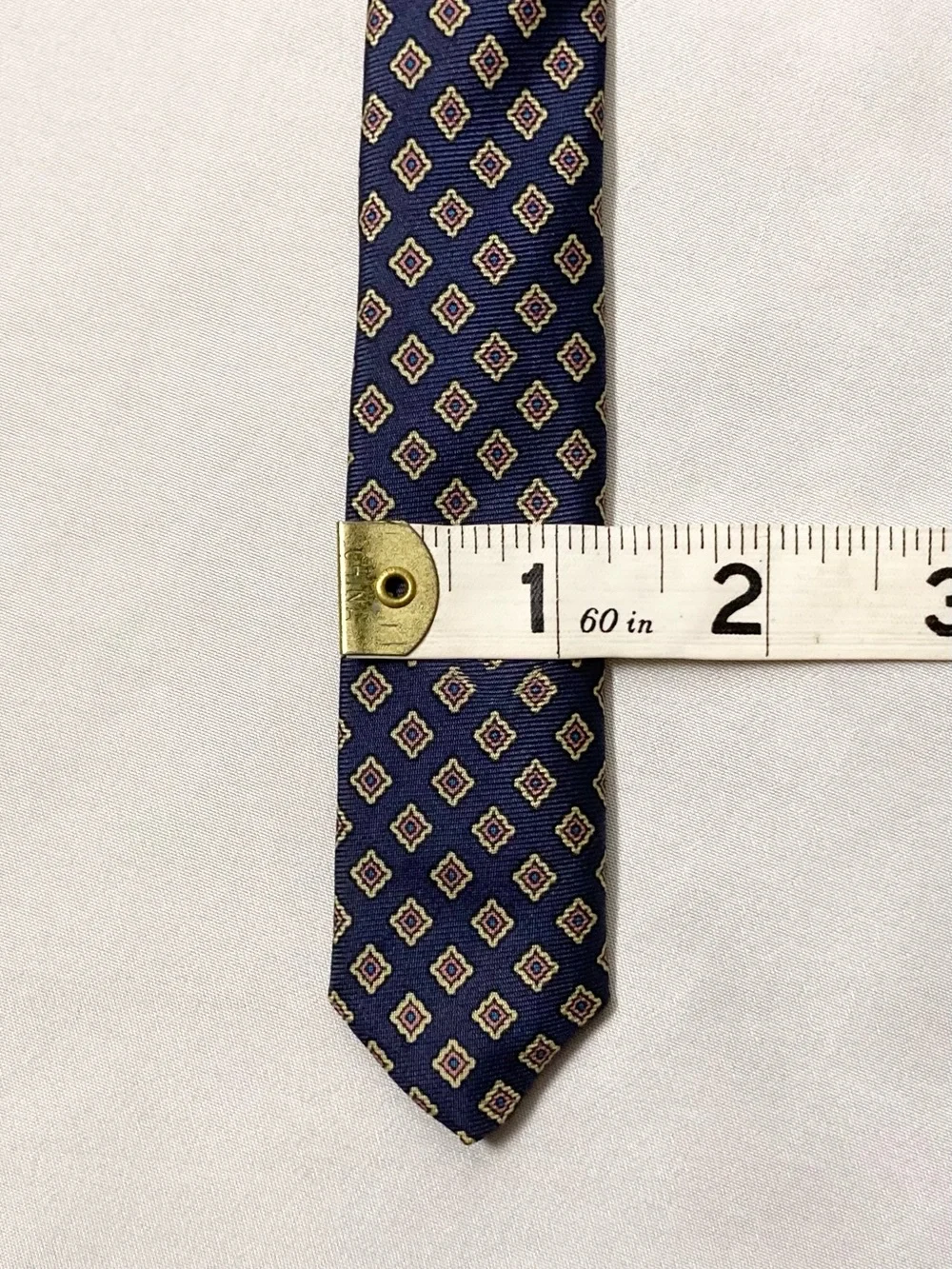 ⭐️ Geoffrey Beene Navy Blue Diamond Pattern 100% Silk Necktie